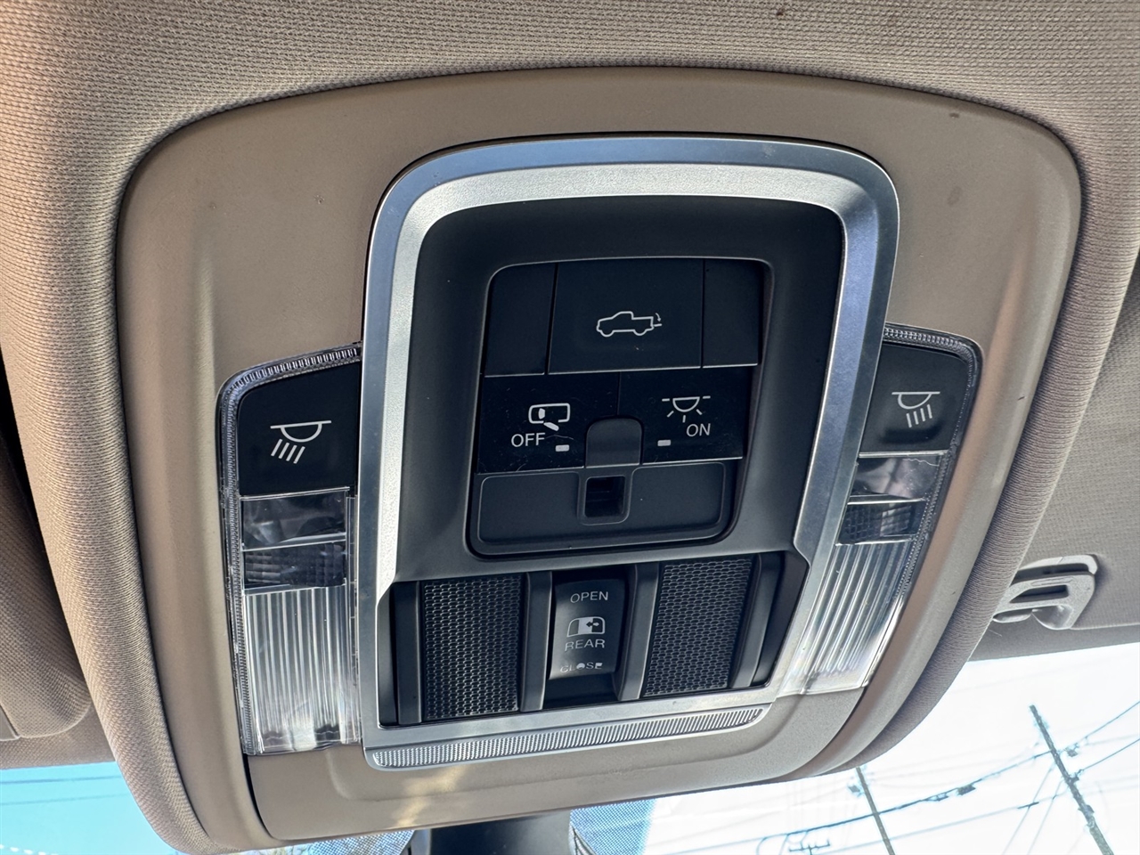 RAM 1500 Laramie Crew Cab SWB 4WD 2019