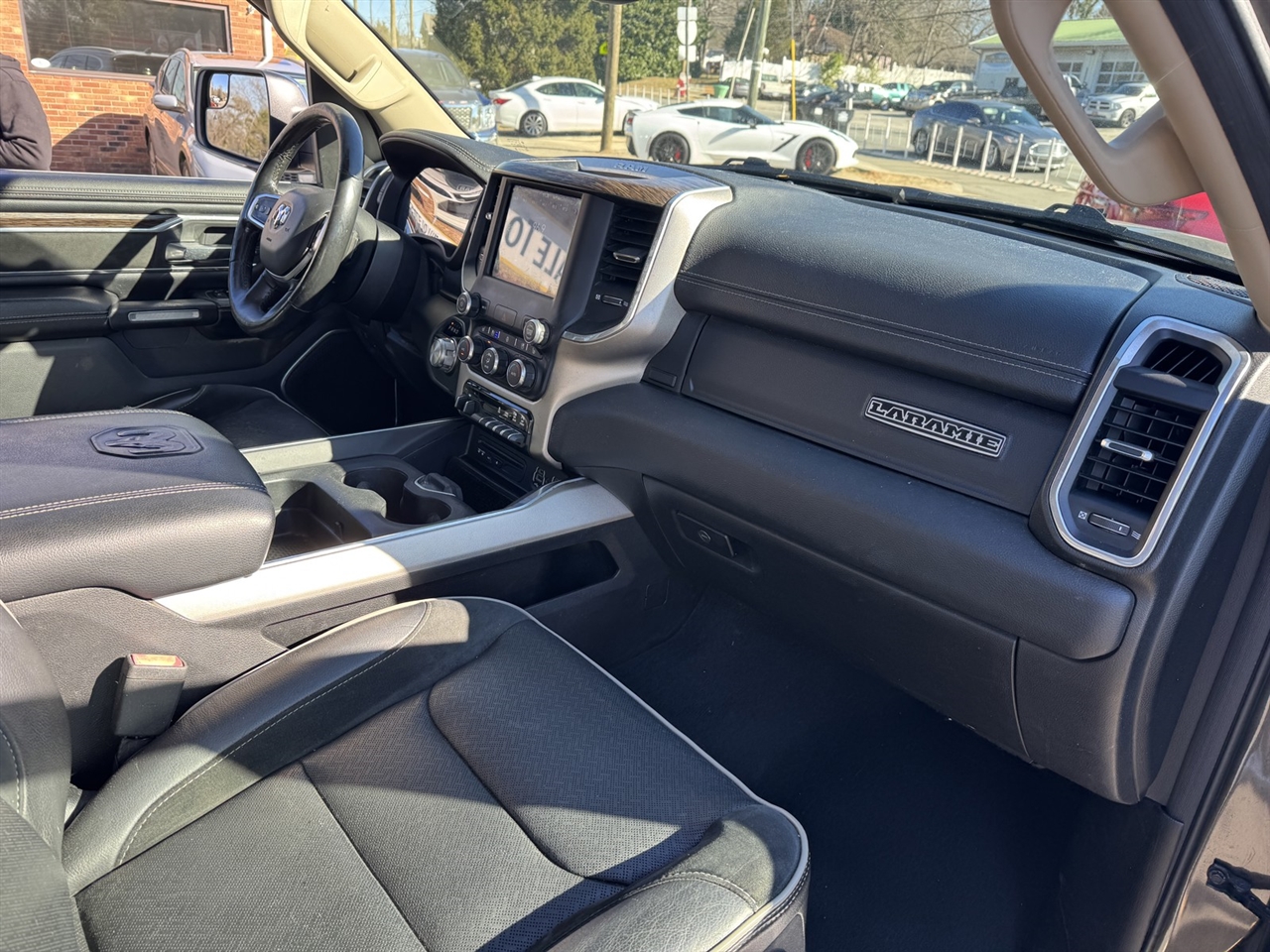 RAM 1500 Laramie Crew Cab SWB 4WD 2019