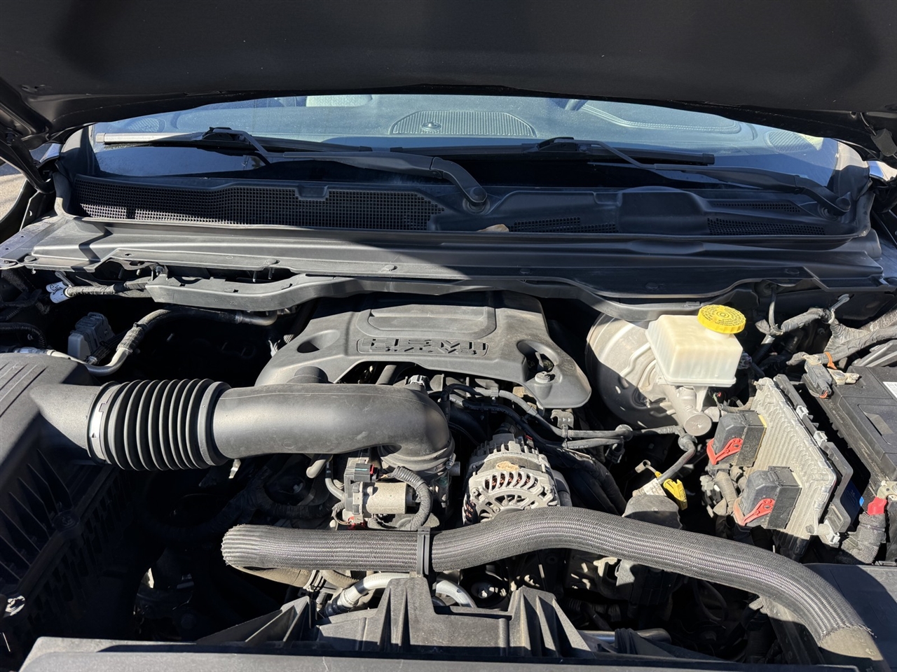 RAM 1500 Laramie Crew Cab SWB 4WD 2019