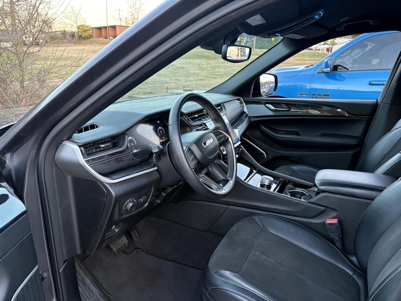 Jeep Grand Cherokee L Laredo 4WD 2021