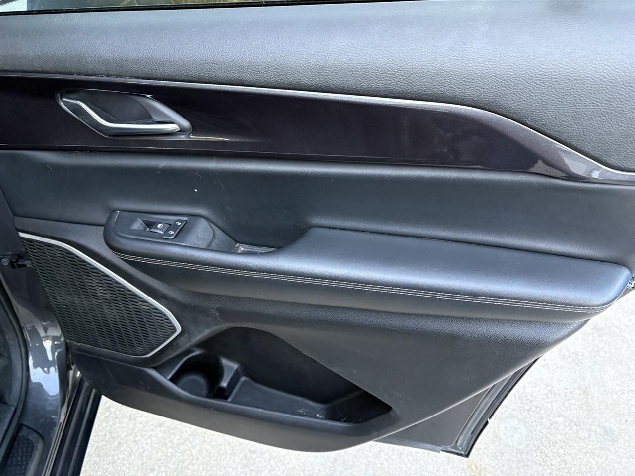 Jeep Grand Cherokee L Laredo 4WD 2021