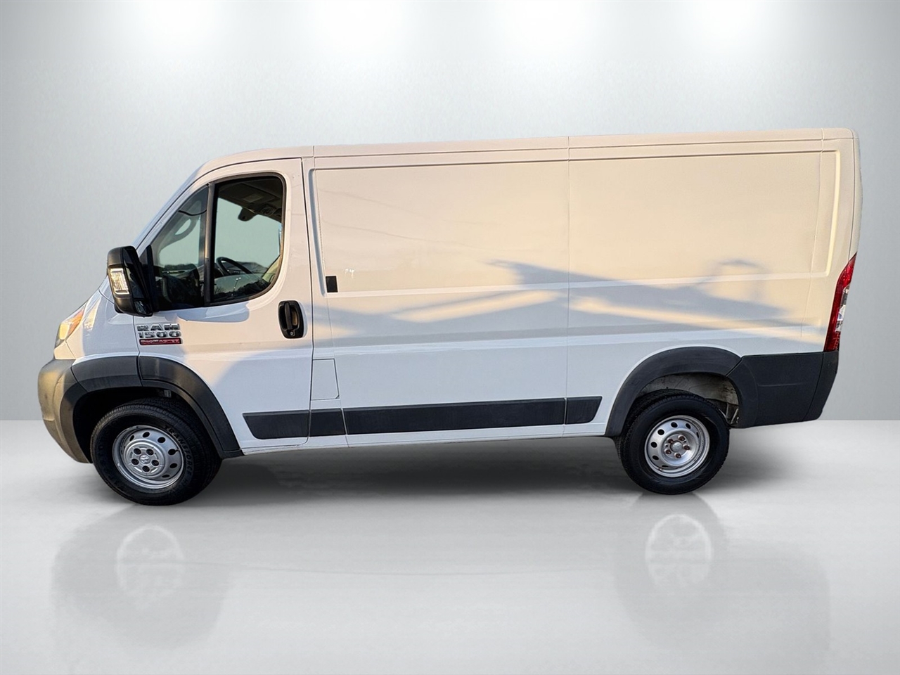 RAM Promaster 1500 Low Roof Tradesman 136-in. WB 2018