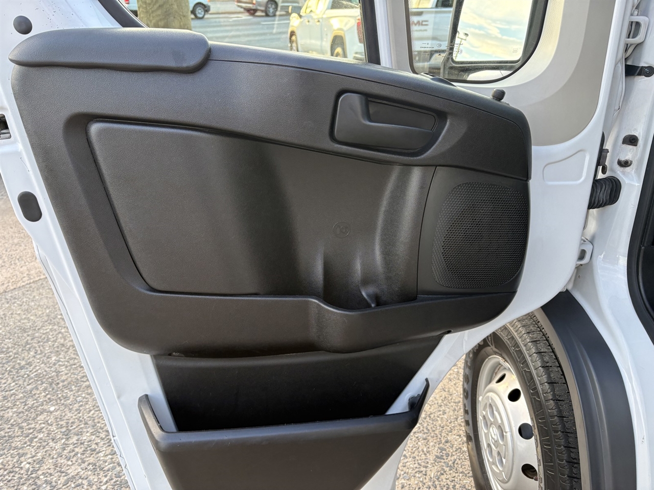 RAM Promaster 1500 Low Roof Tradesman 136-in. WB 2018