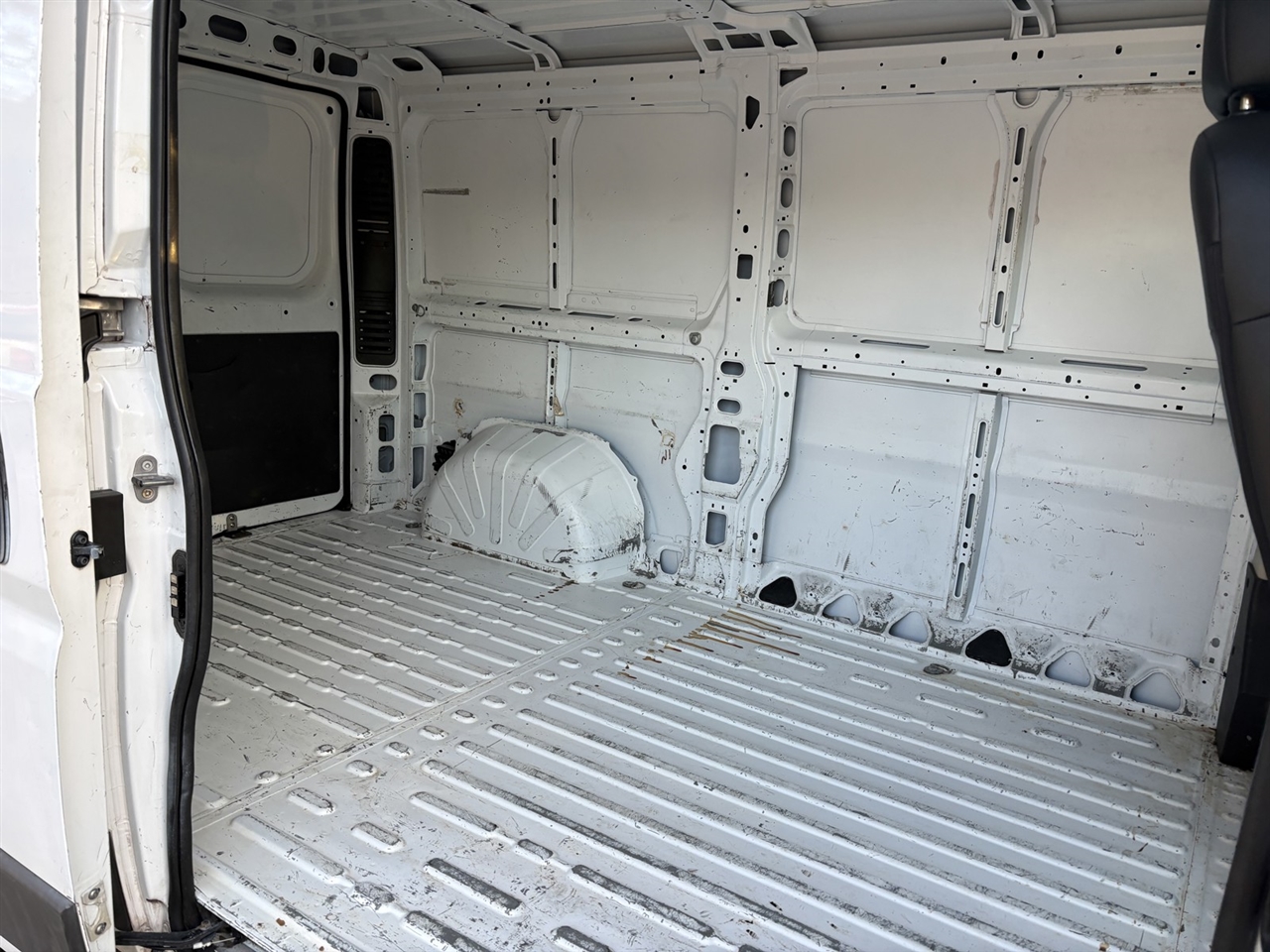 RAM Promaster 1500 Low Roof Tradesman 136-in. WB 2018