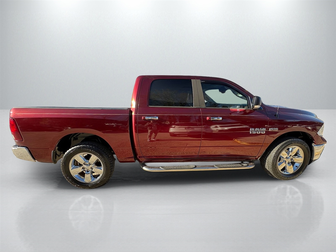 RAM 1500 SLT Crew Cab SWB 4WD 2016