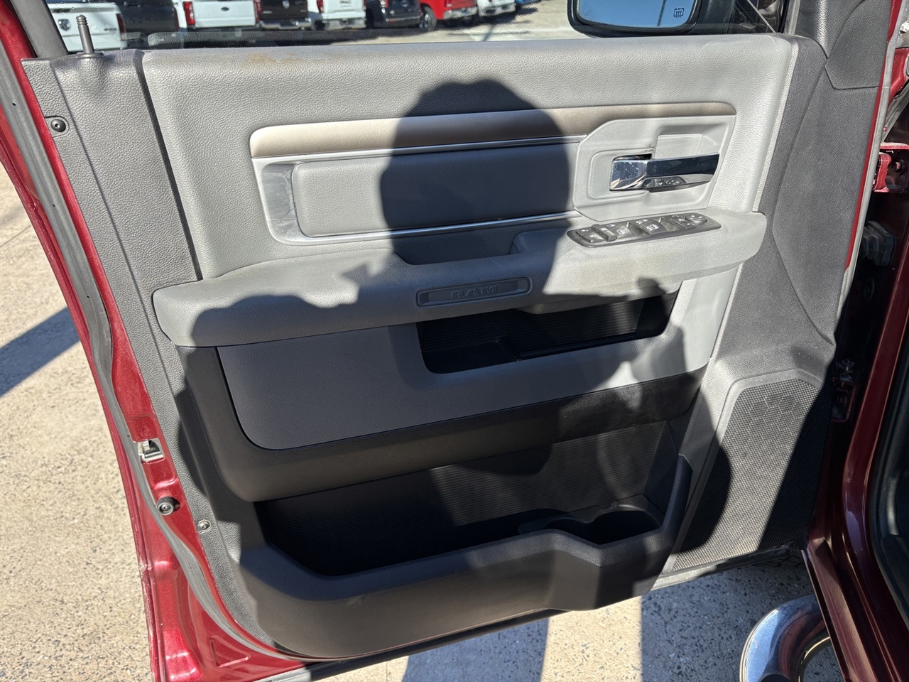 RAM 1500 SLT Crew Cab SWB 4WD 2016