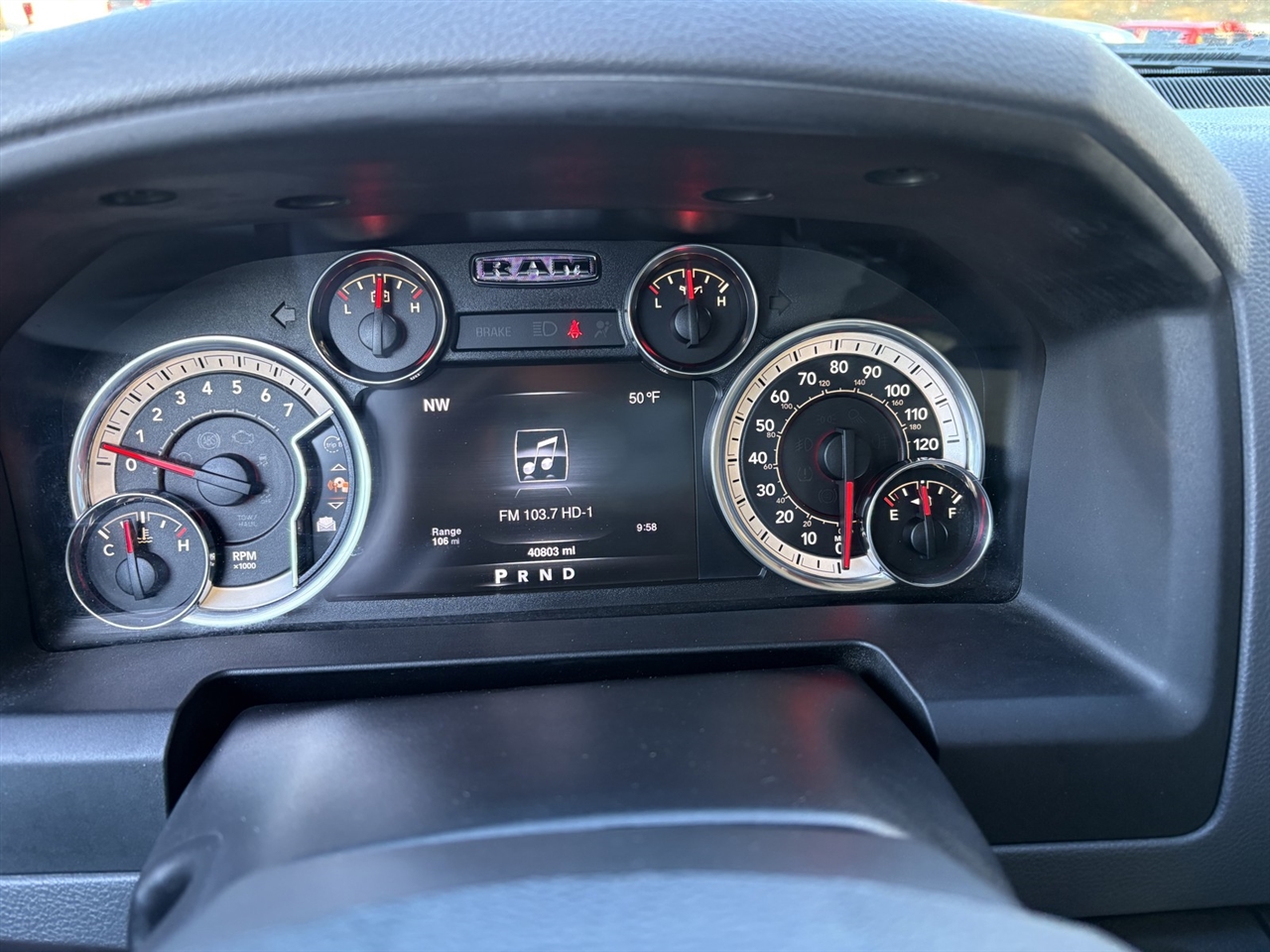 RAM 1500 SLT Crew Cab SWB 4WD 2016