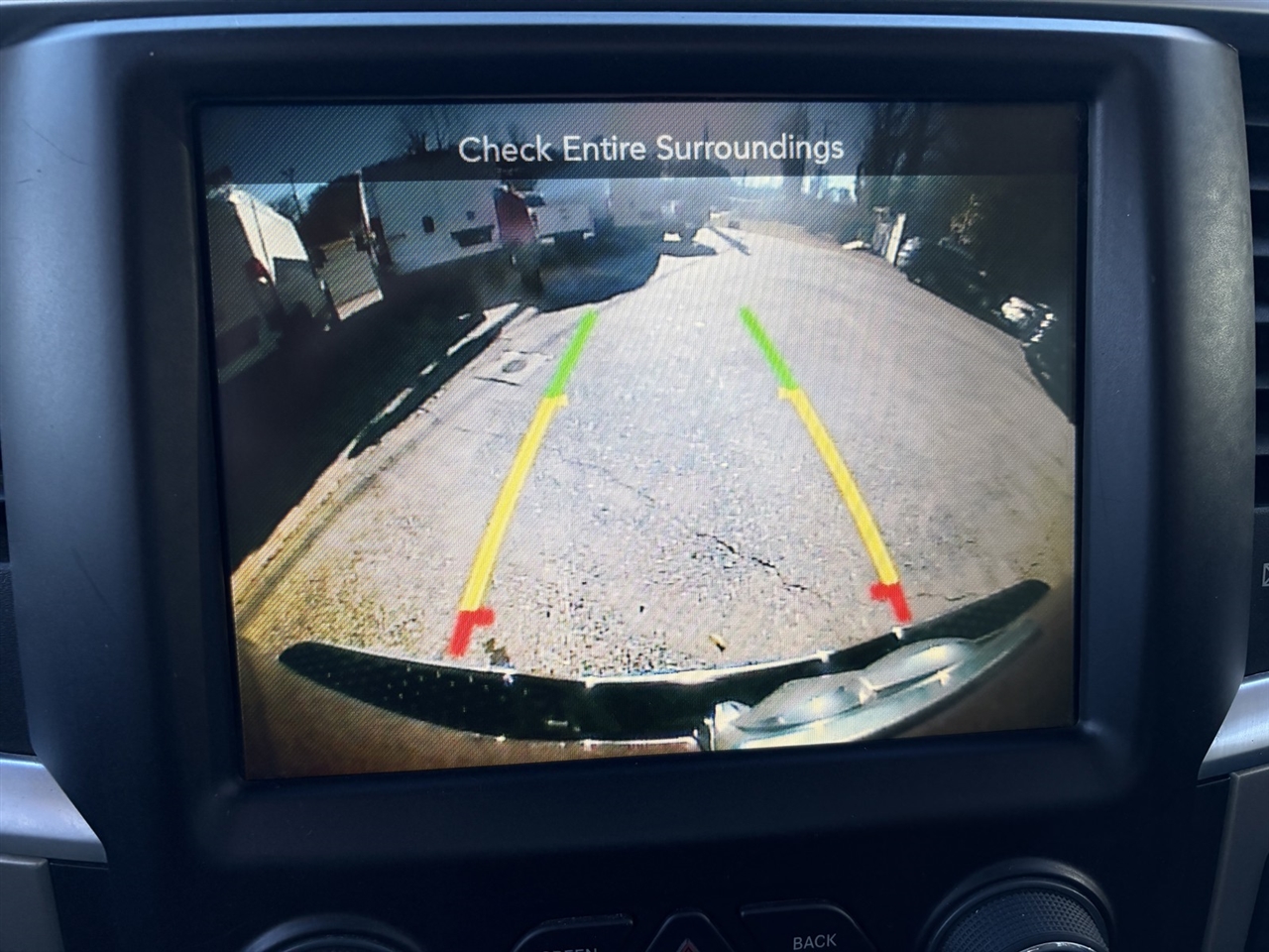 RAM 1500 SLT Crew Cab SWB 4WD 2016