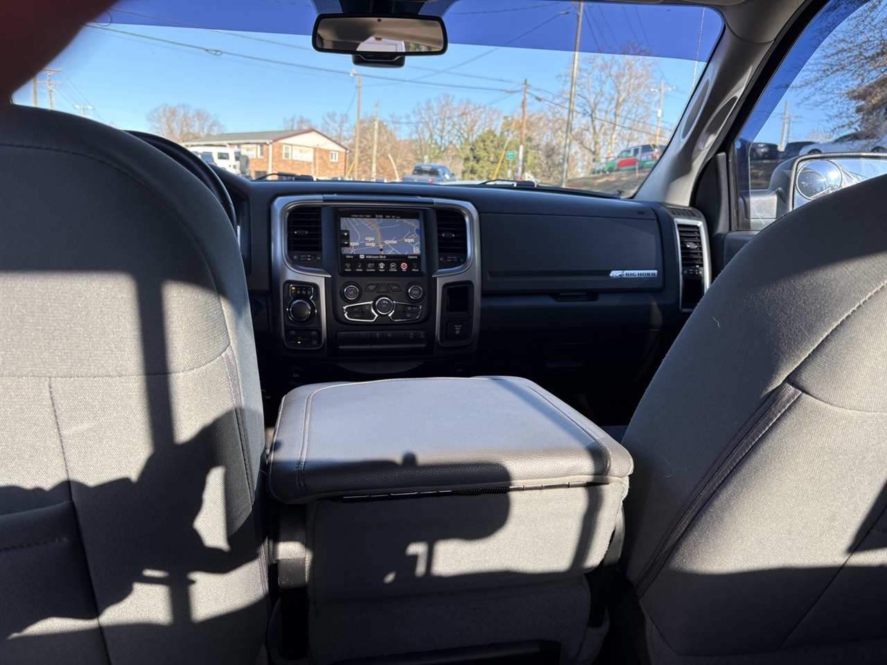 RAM 1500 SLT Crew Cab SWB 4WD 2016