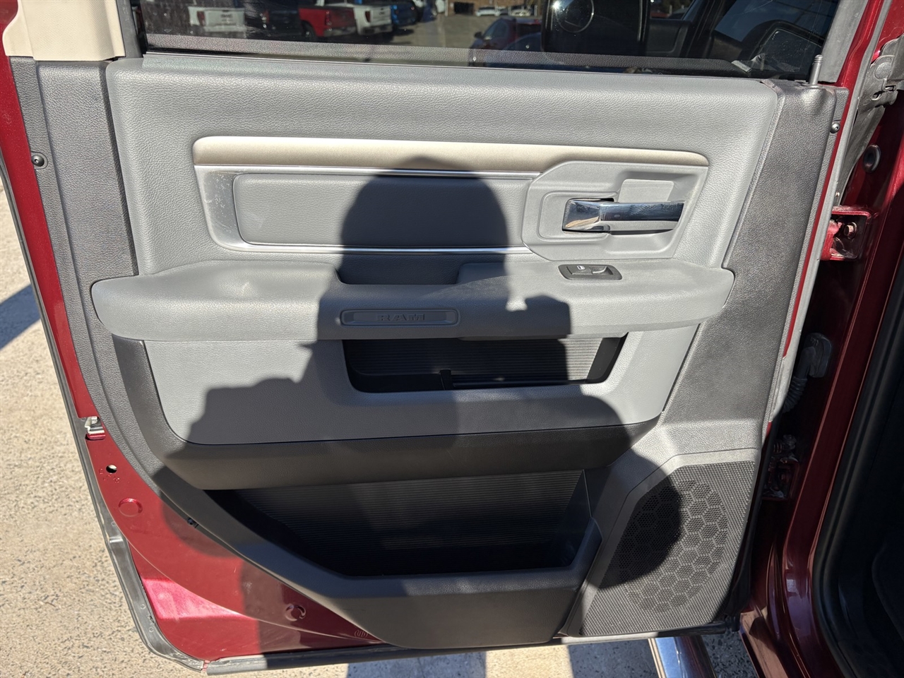 RAM 1500 SLT Crew Cab SWB 4WD 2016