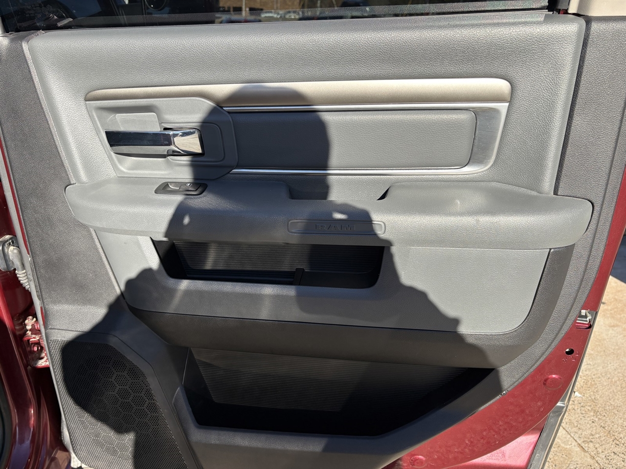 RAM 1500 SLT Crew Cab SWB 4WD 2016