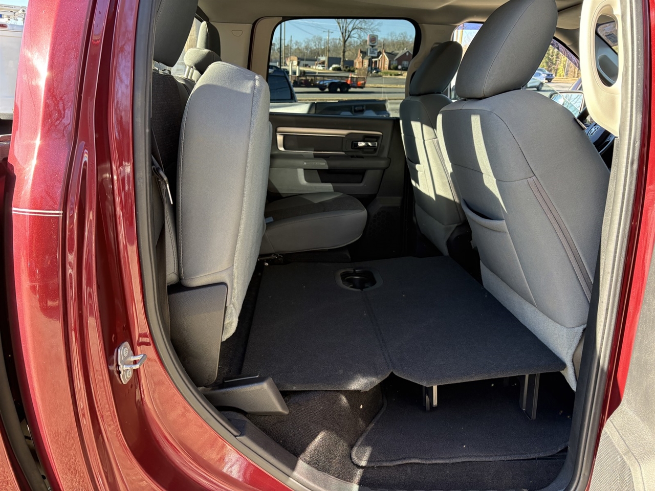 RAM 1500 SLT Crew Cab SWB 4WD 2016