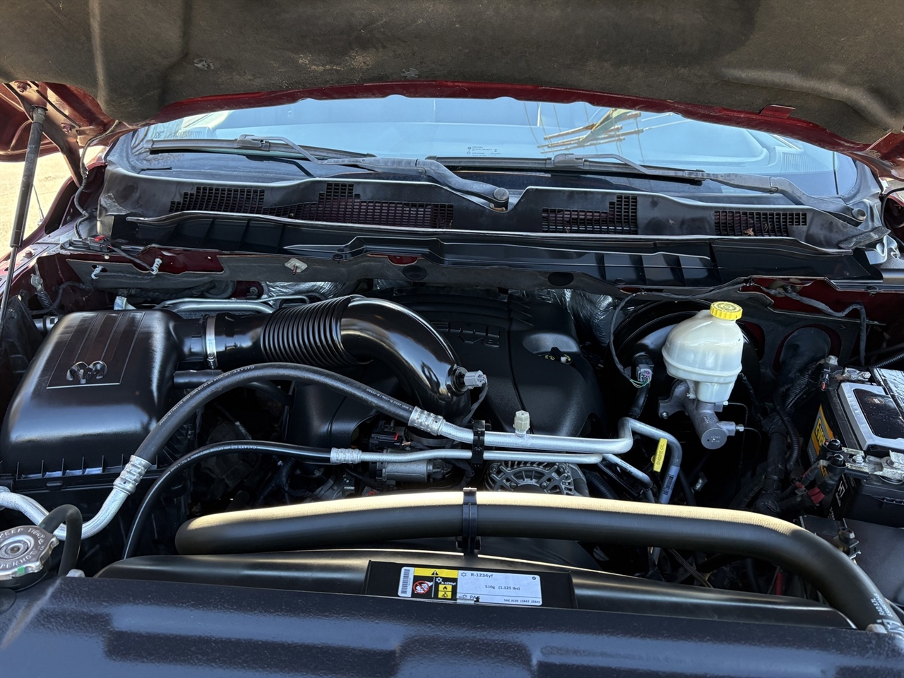 RAM 1500 SLT Crew Cab SWB 4WD 2016