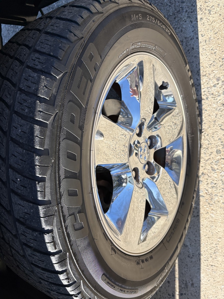 RAM 1500 SLT Crew Cab SWB 4WD 2016