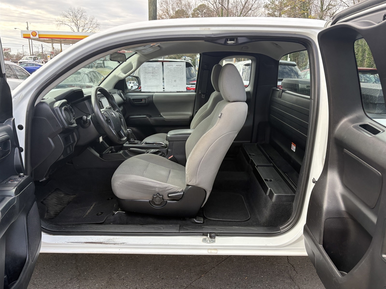 Toyota Tacoma SR5 Access Cab I4 6AT 2WD 2017