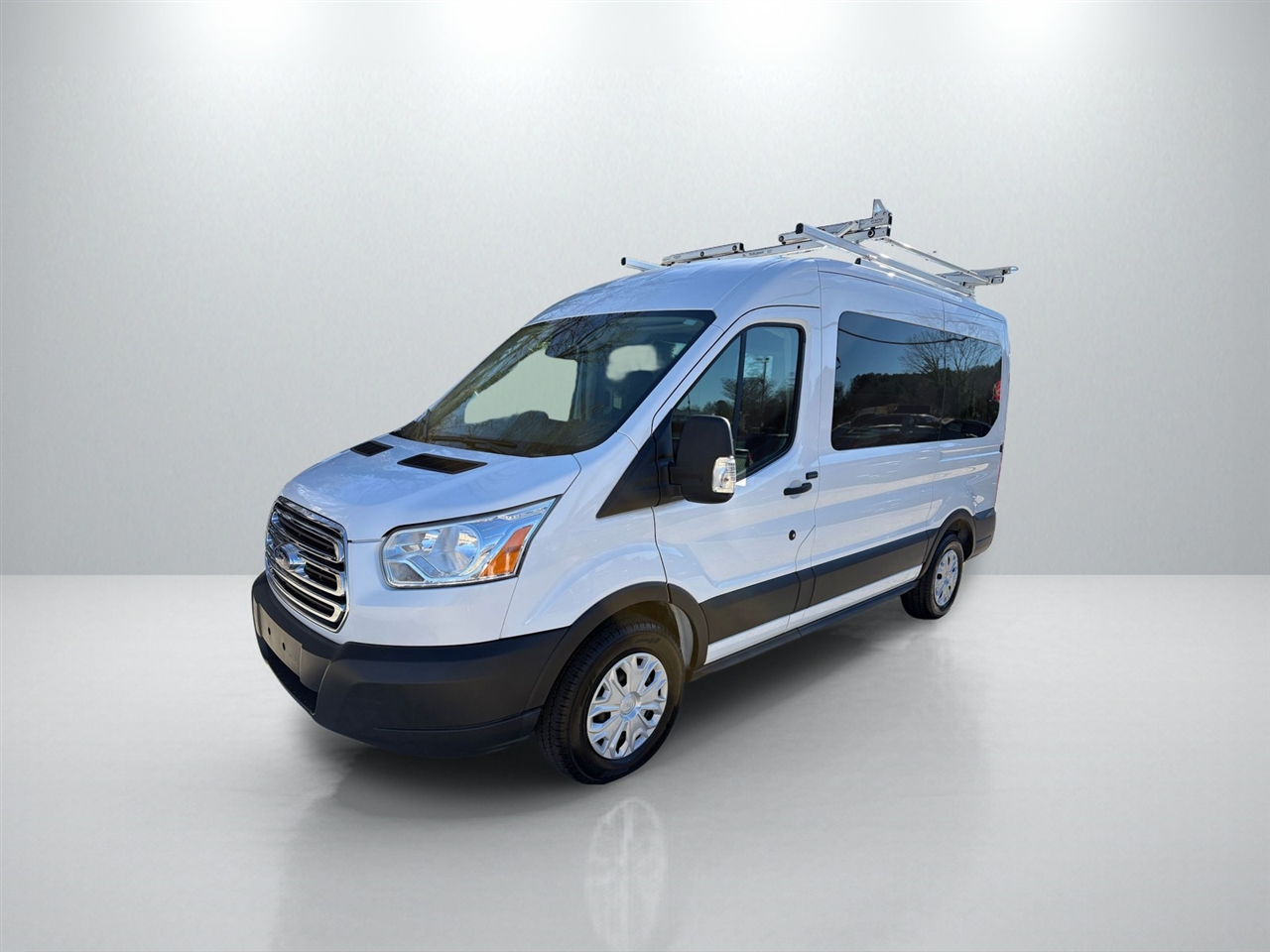 Ford Transit 150 Wagon Med. Roof XLT w/Sliding Pass. 130-in. WB 2019