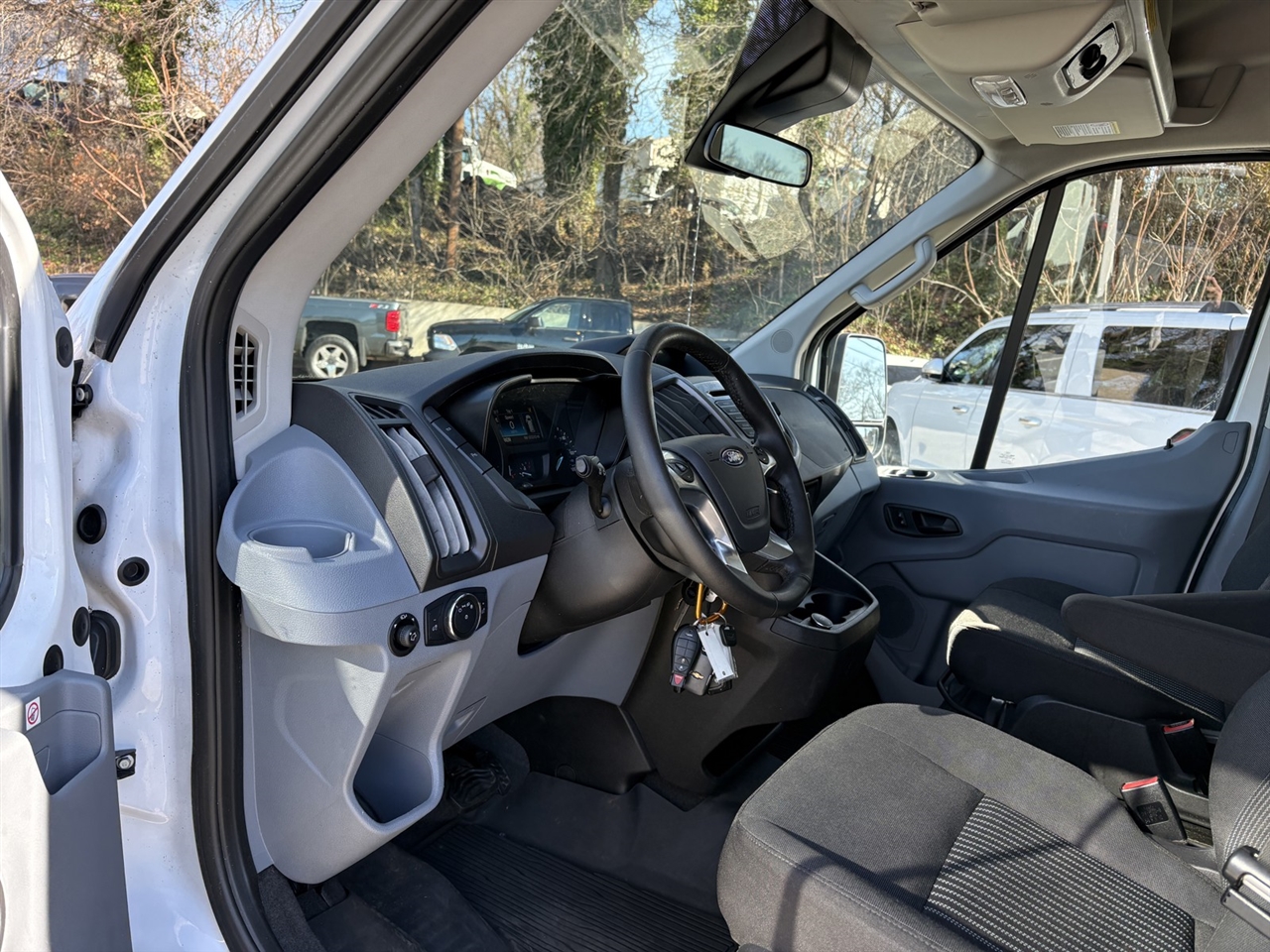 Ford Transit 150 Wagon Med. Roof XLT w/Sliding Pass. 130-in. WB 2019