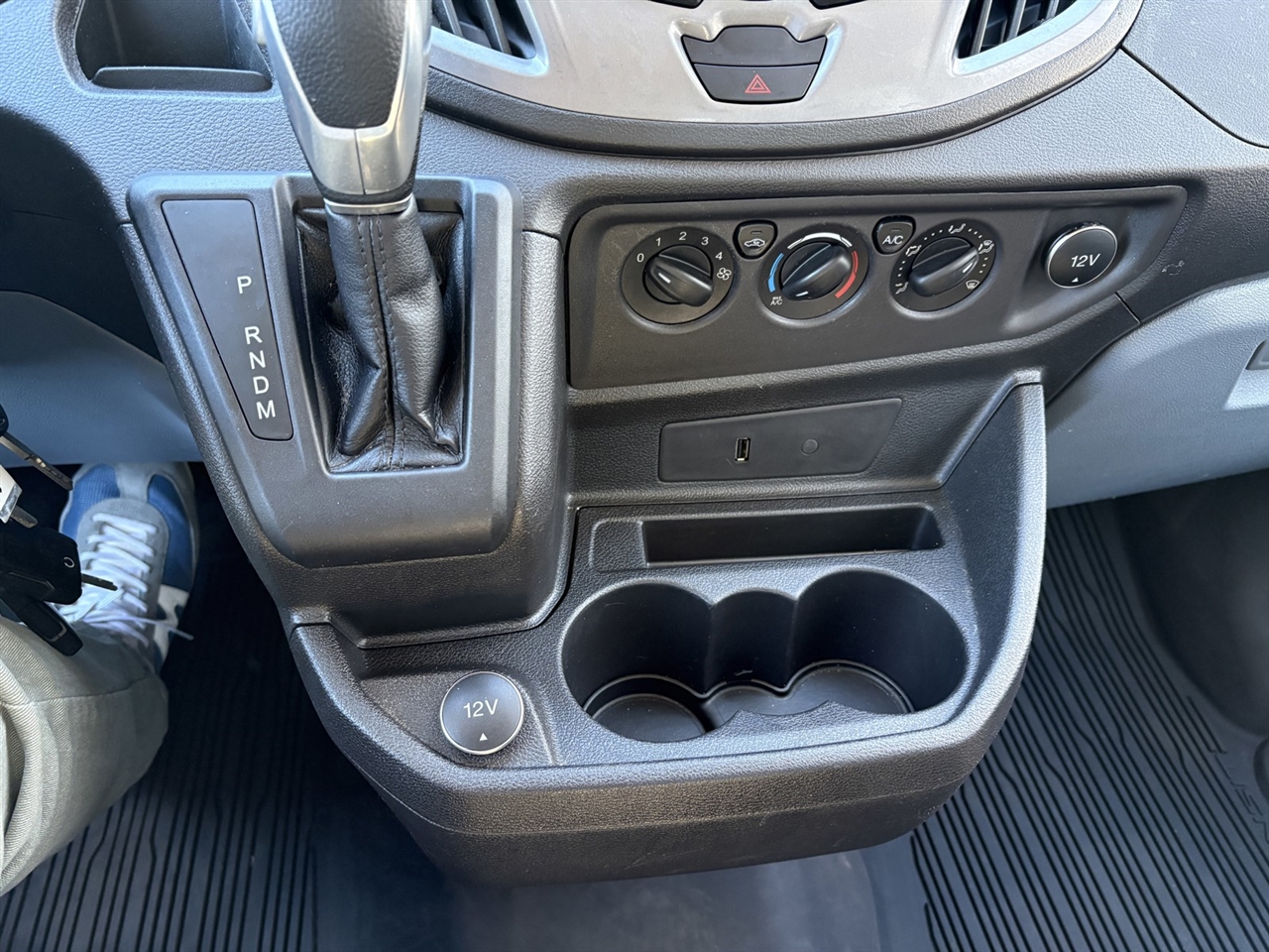 Ford Transit 150 Wagon Med. Roof XLT w/Sliding Pass. 130-in. WB 2019