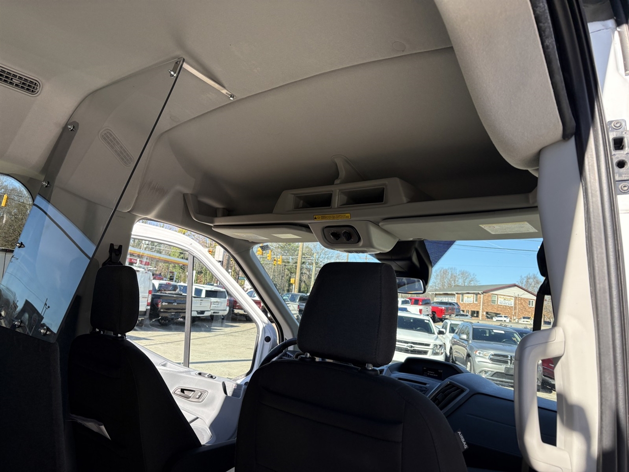 Ford Transit 150 Wagon Med. Roof XLT w/Sliding Pass. 130-in. WB 2019