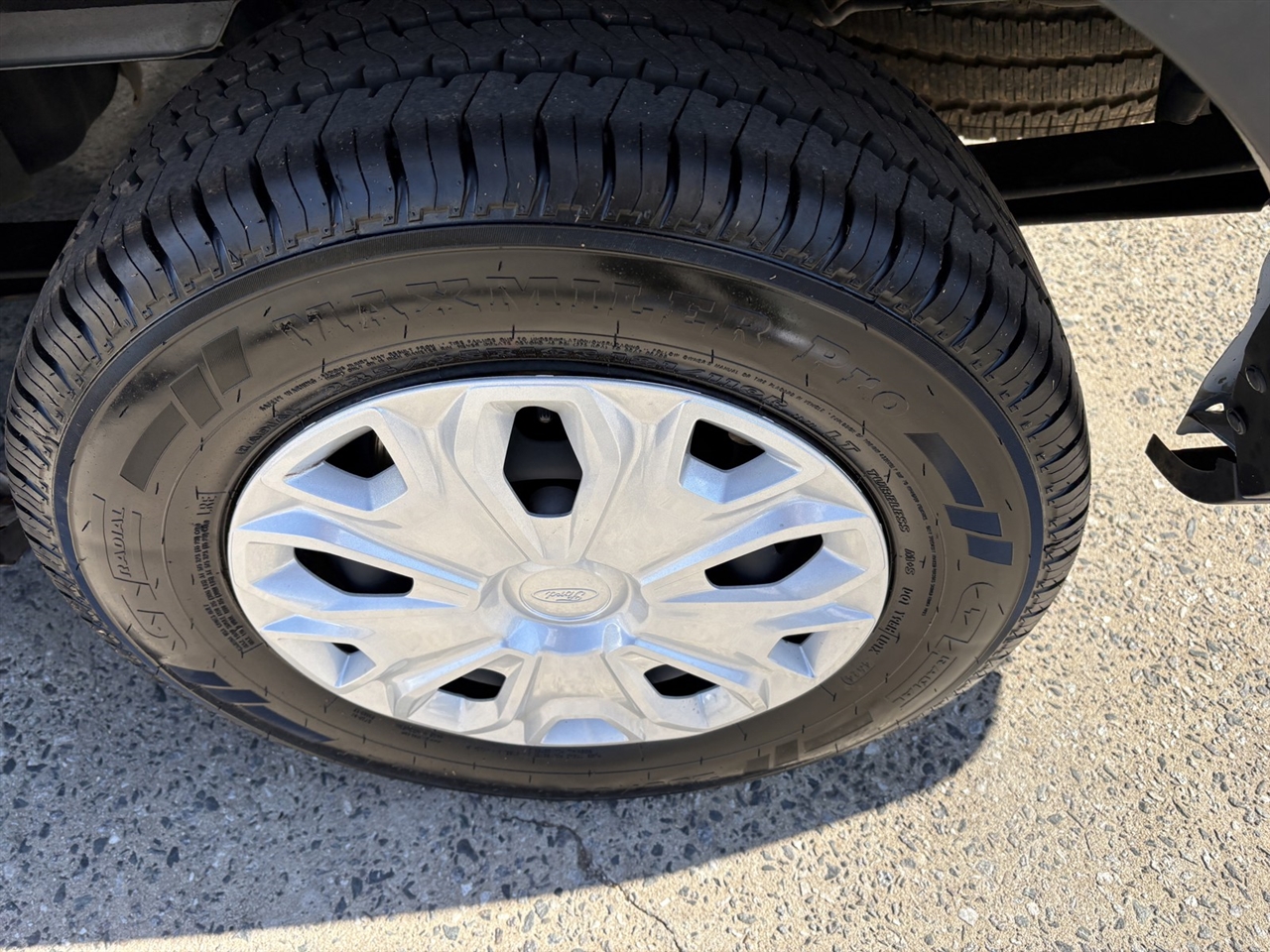 Ford Transit 150 Wagon Med. Roof XLT w/Sliding Pass. 130-in. WB 2019