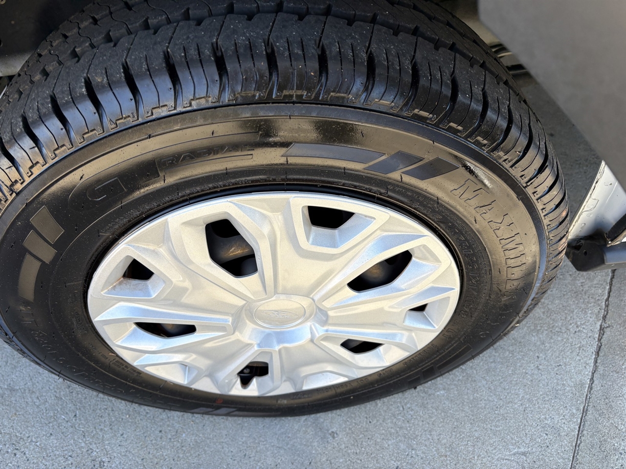 Ford Transit 150 Wagon Med. Roof XLT w/Sliding Pass. 130-in. WB 2019