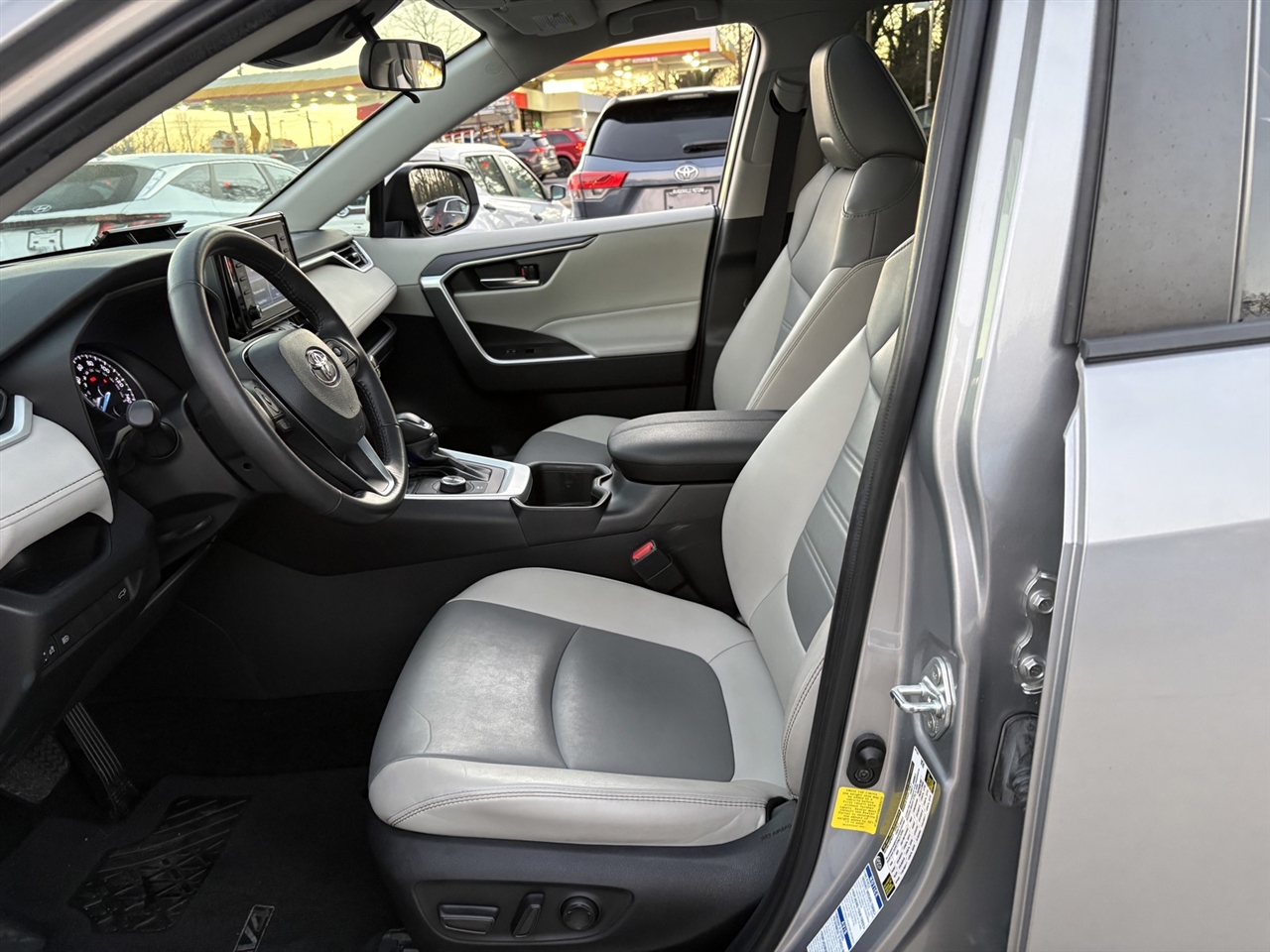 Toyota RAV4 Hybrid XLE Premium 2022