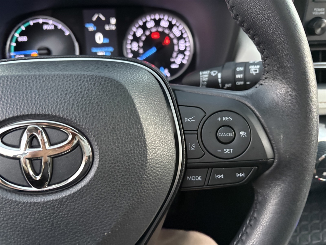 Toyota RAV4 Hybrid XLE Premium 2022