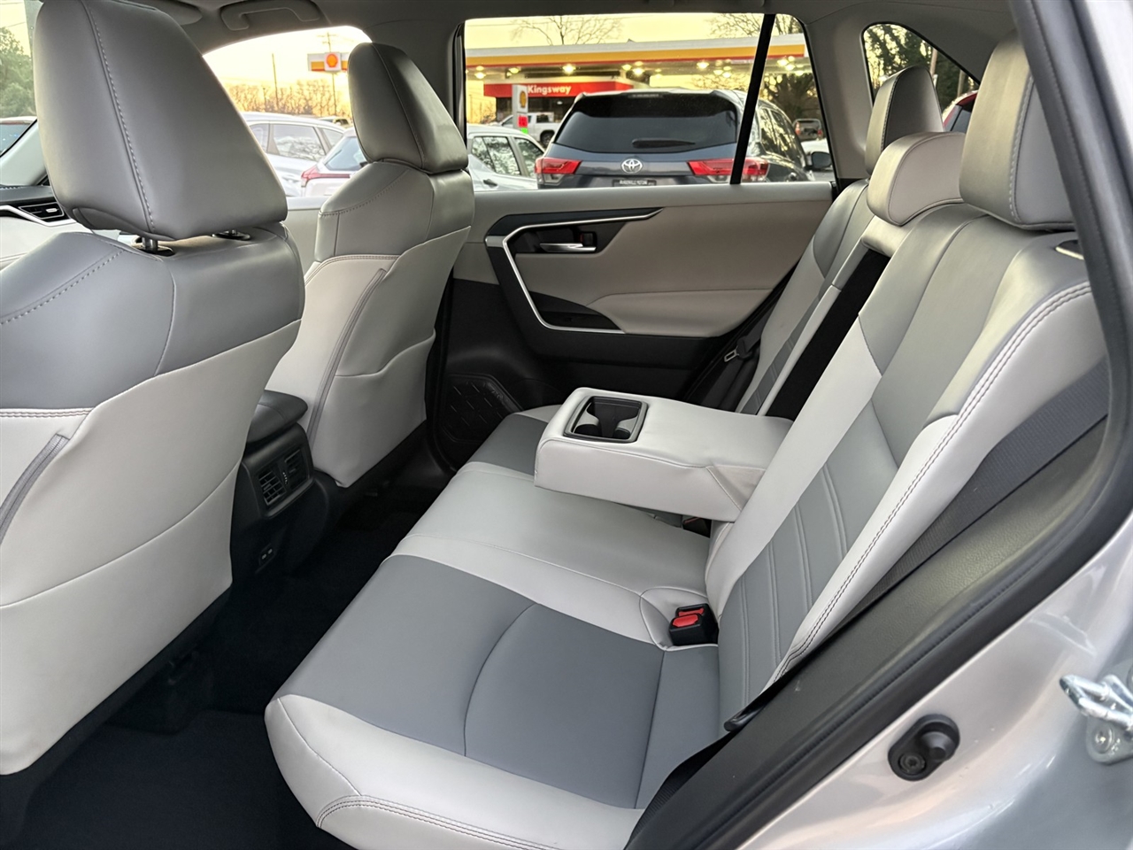 Toyota RAV4 Hybrid XLE Premium 2022