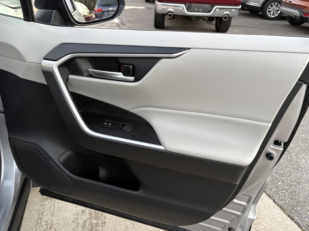 Toyota RAV4 Hybrid XLE Premium 2022