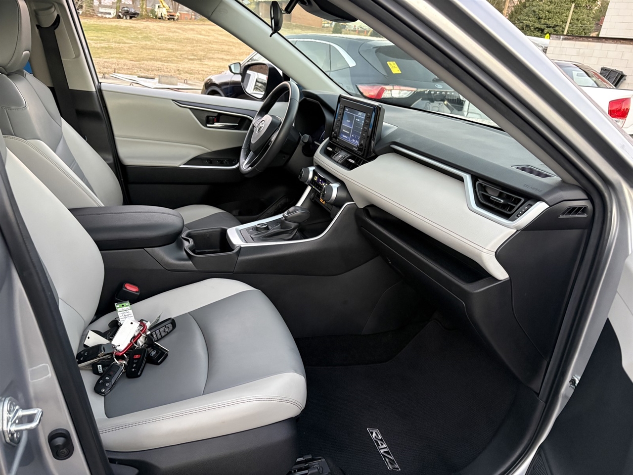 Toyota RAV4 Hybrid XLE Premium 2022