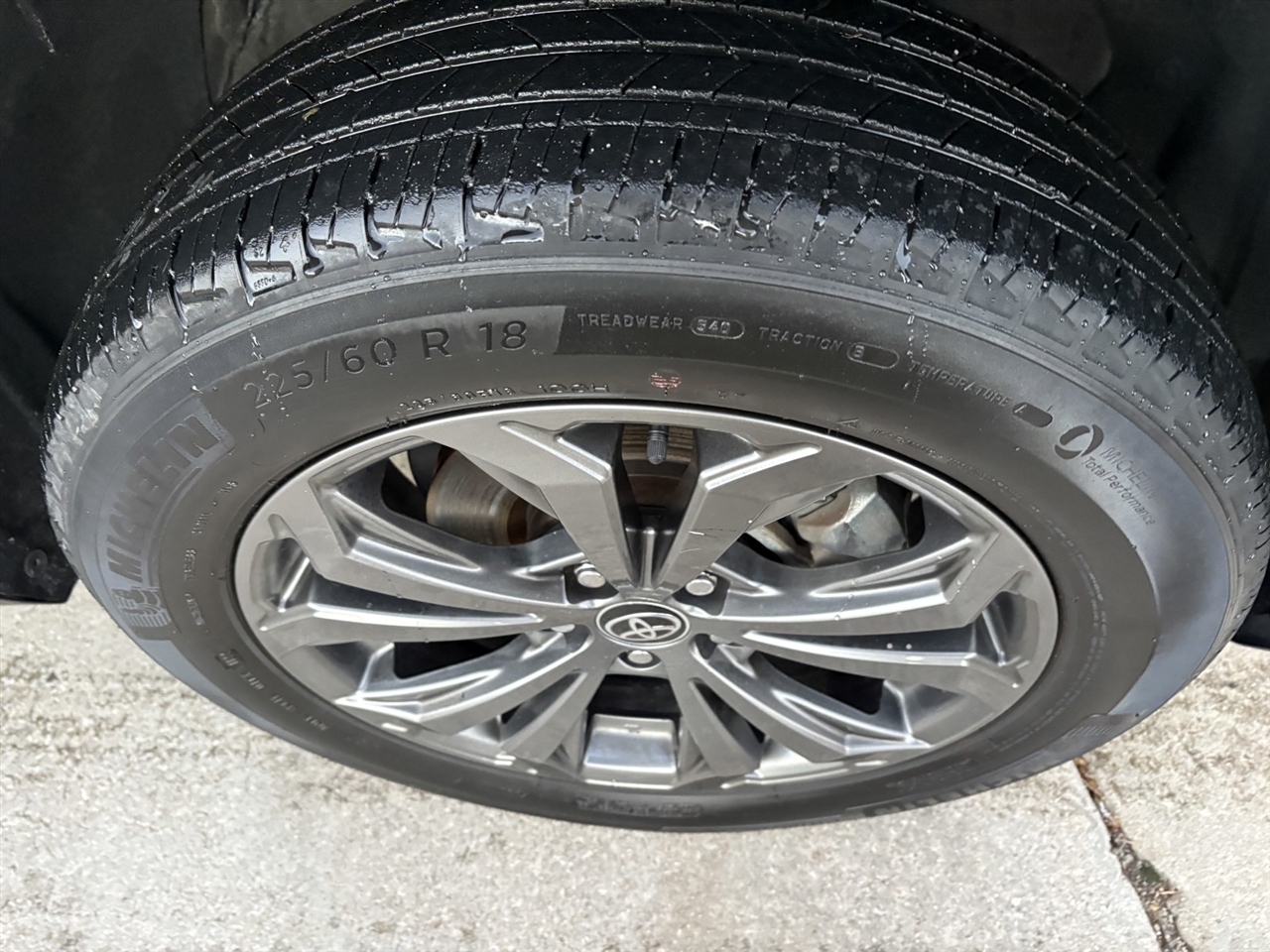 Toyota RAV4 Hybrid XLE Premium 2022