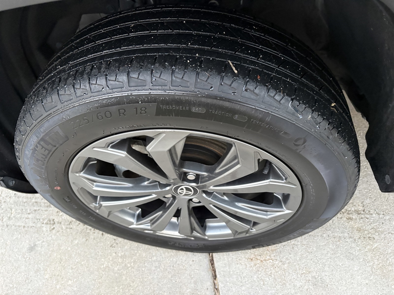 Toyota RAV4 Hybrid XLE Premium 2022