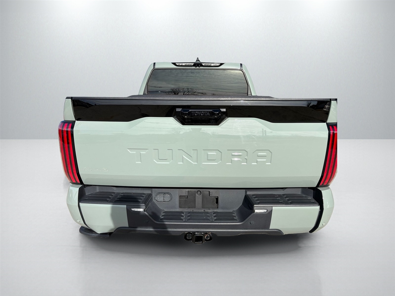 Toyota Tundra Platinum CrewMax 2WD Hybrid 2024