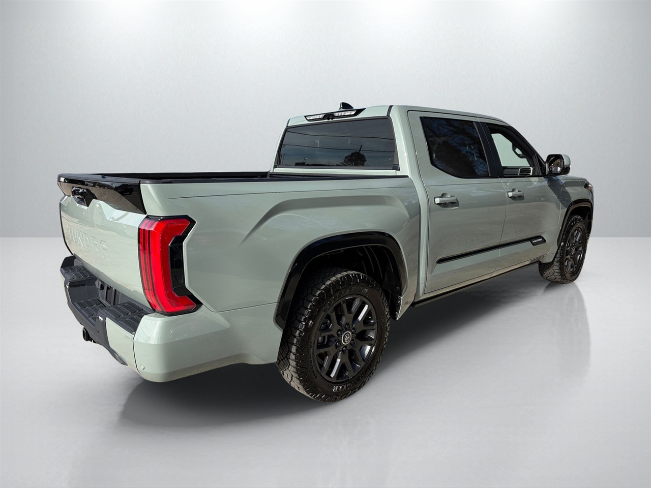 Toyota Tundra Platinum CrewMax 2WD Hybrid 2024