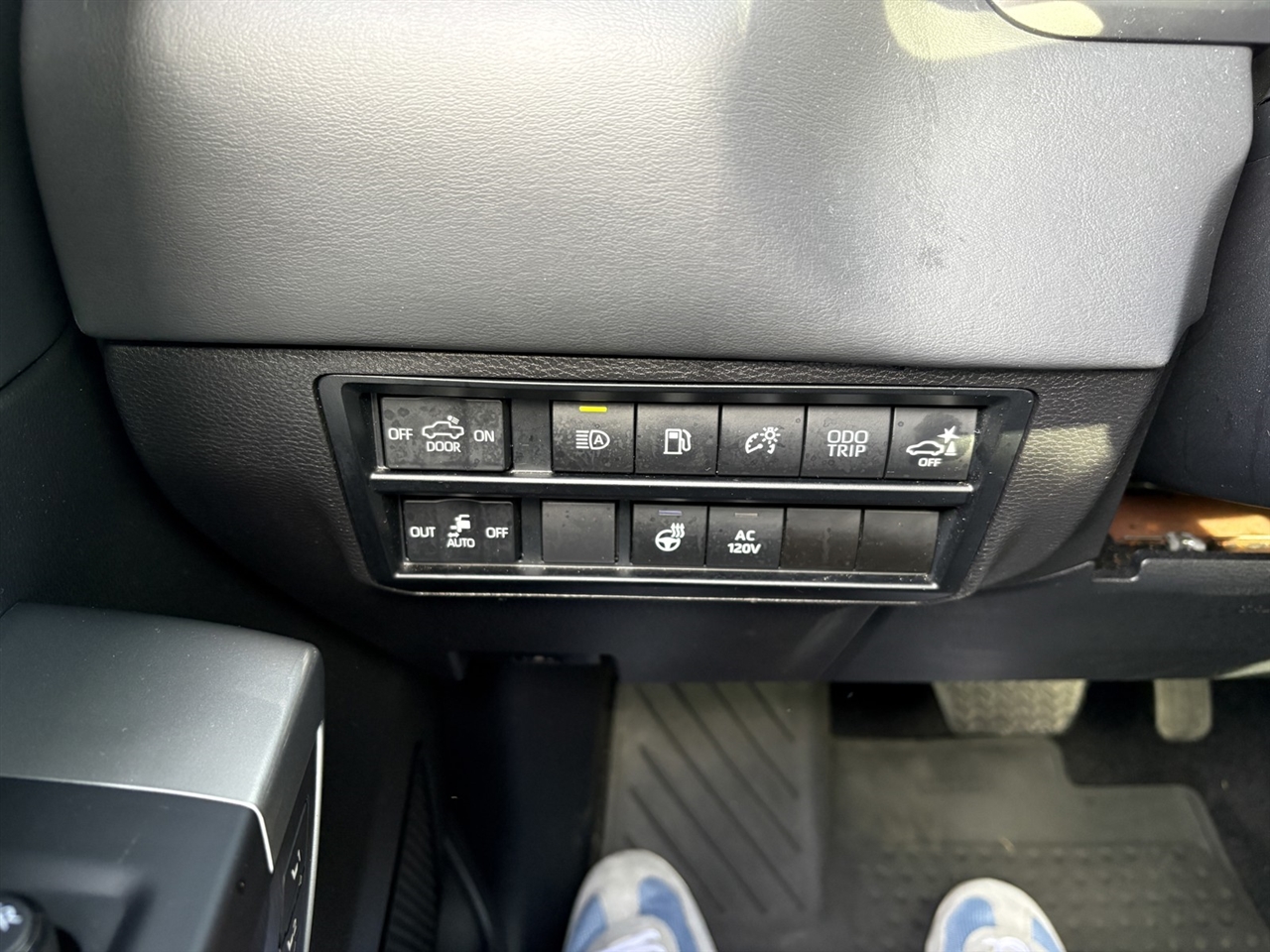 Toyota Tundra Platinum CrewMax 2WD Hybrid 2024