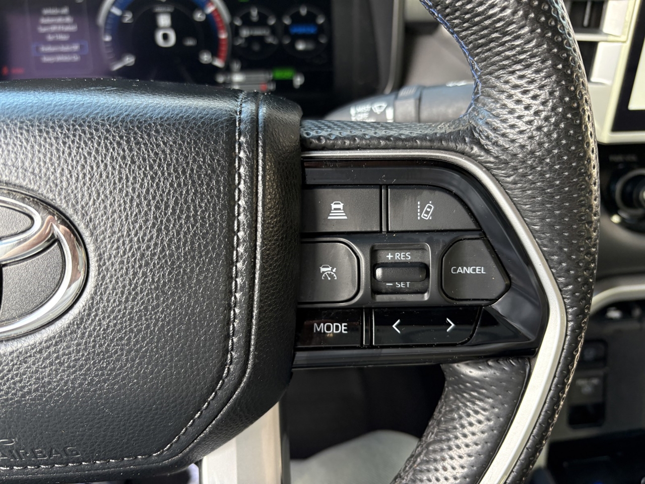 Toyota Tundra Platinum CrewMax 2WD Hybrid 2024