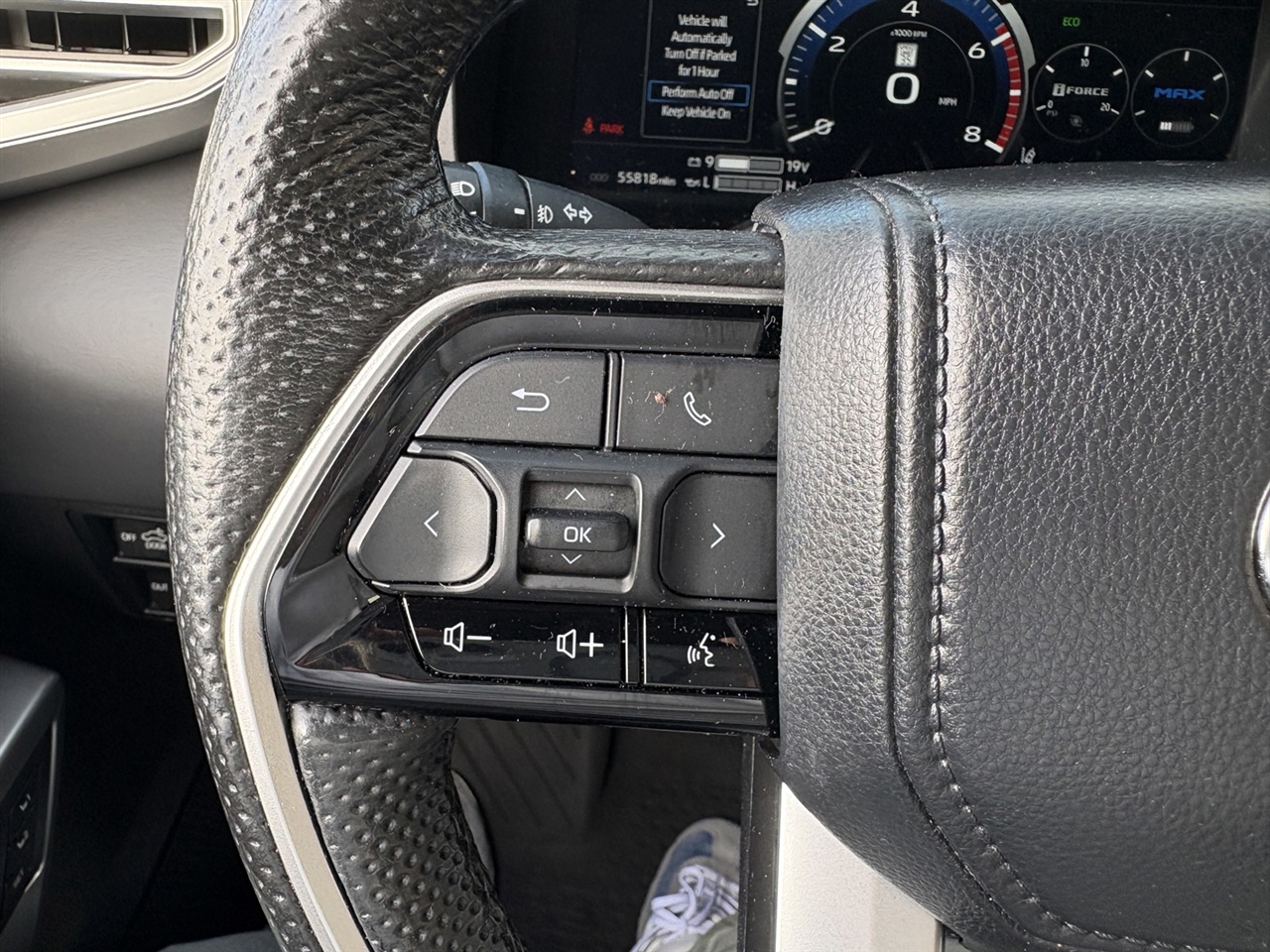 Toyota Tundra Platinum CrewMax 2WD Hybrid 2024