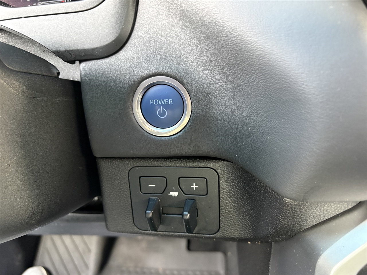 Toyota Tundra Platinum CrewMax 2WD Hybrid 2024