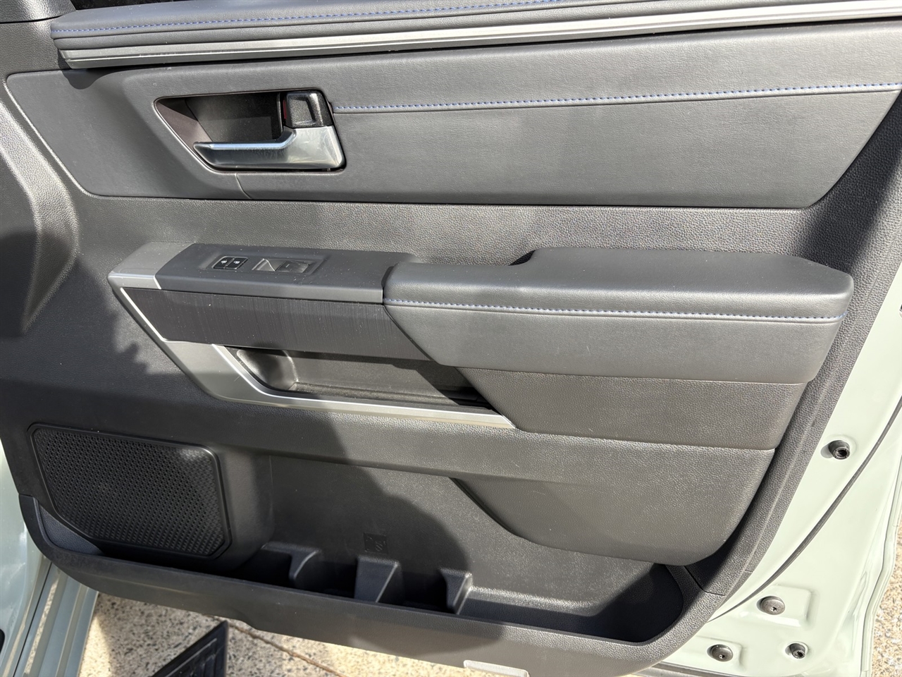 Toyota Tundra Platinum CrewMax 2WD Hybrid 2024