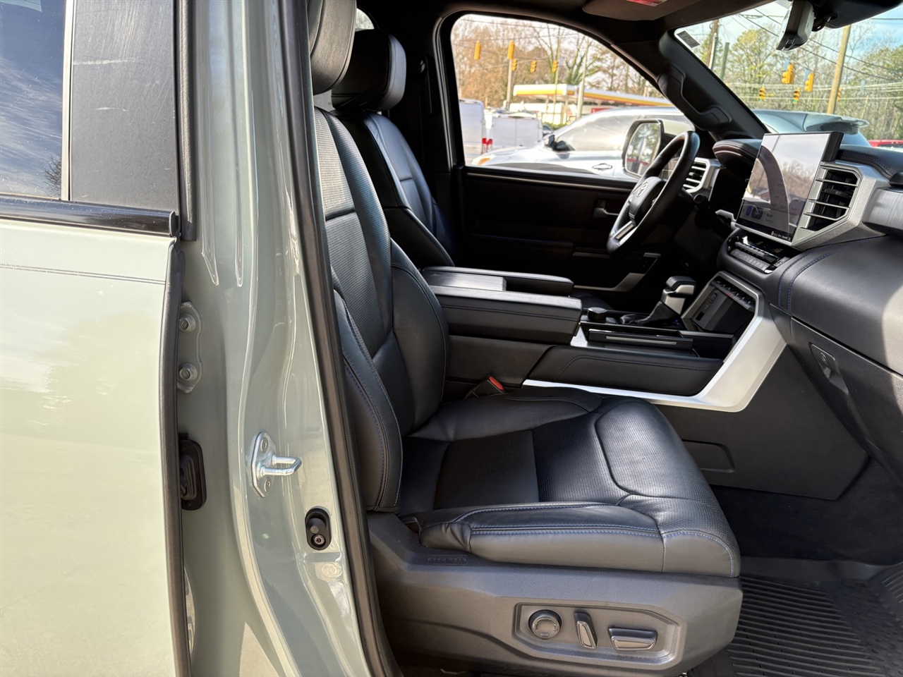 Toyota Tundra Platinum CrewMax 2WD Hybrid 2024