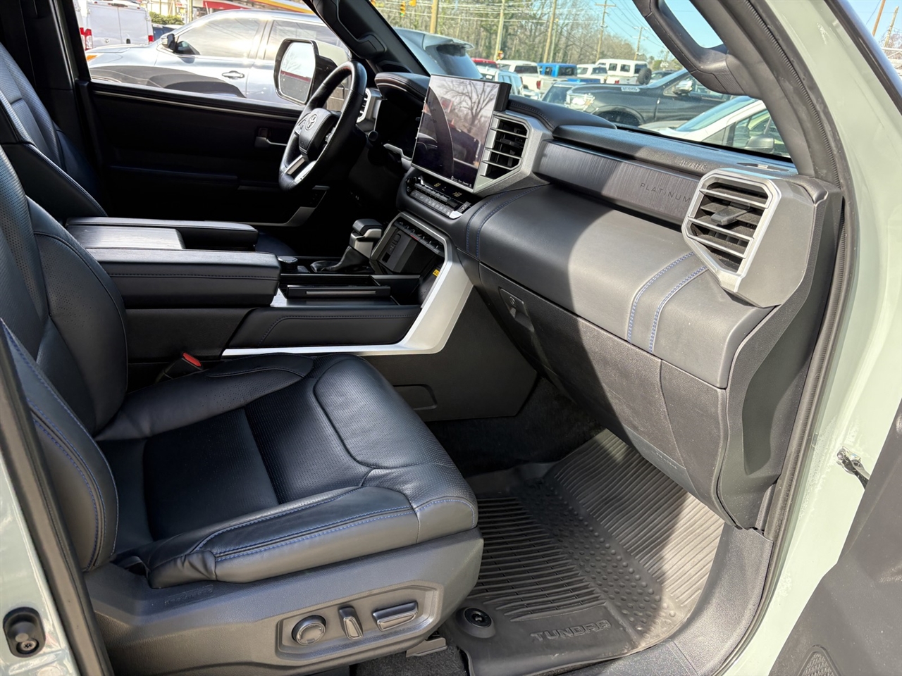 Toyota Tundra Platinum CrewMax 2WD Hybrid 2024