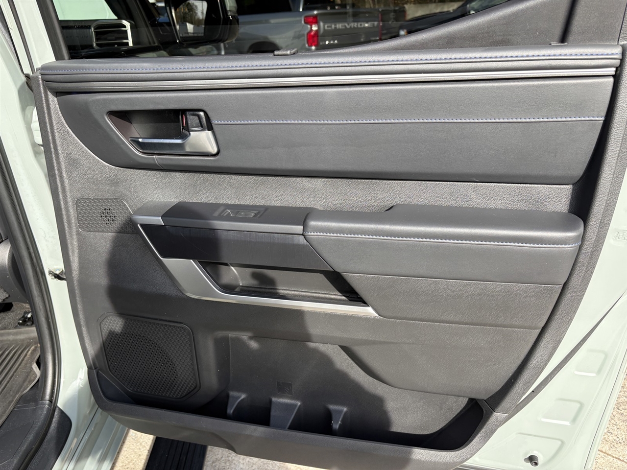 Toyota Tundra Platinum CrewMax 2WD Hybrid 2024