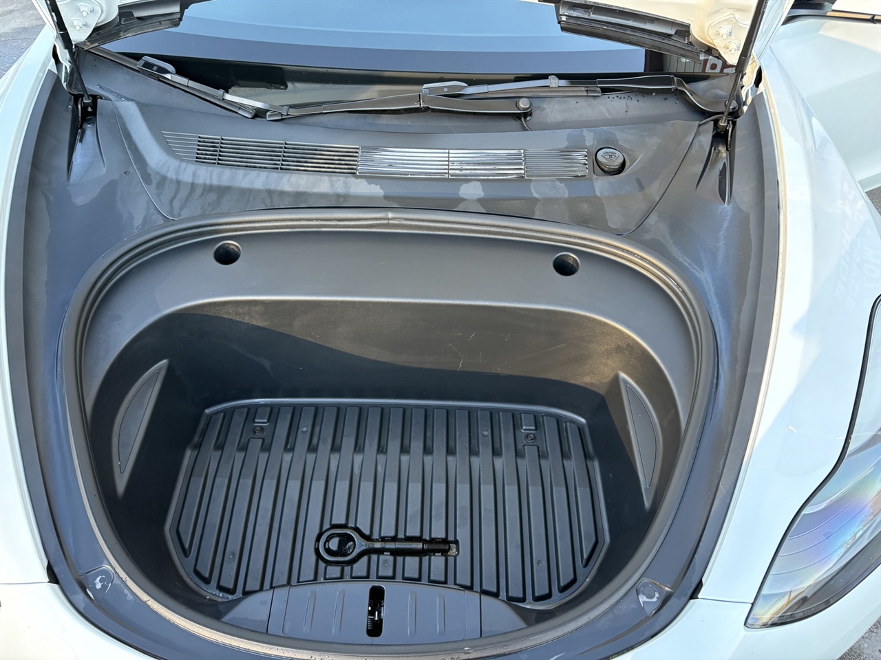 Tesla Model 3 Standard Range Plus 2023