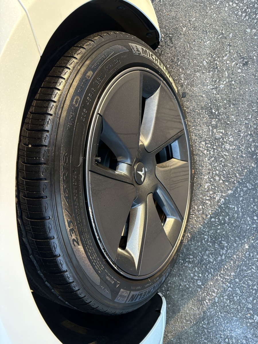 Tesla Model 3 Standard Range Plus 2023