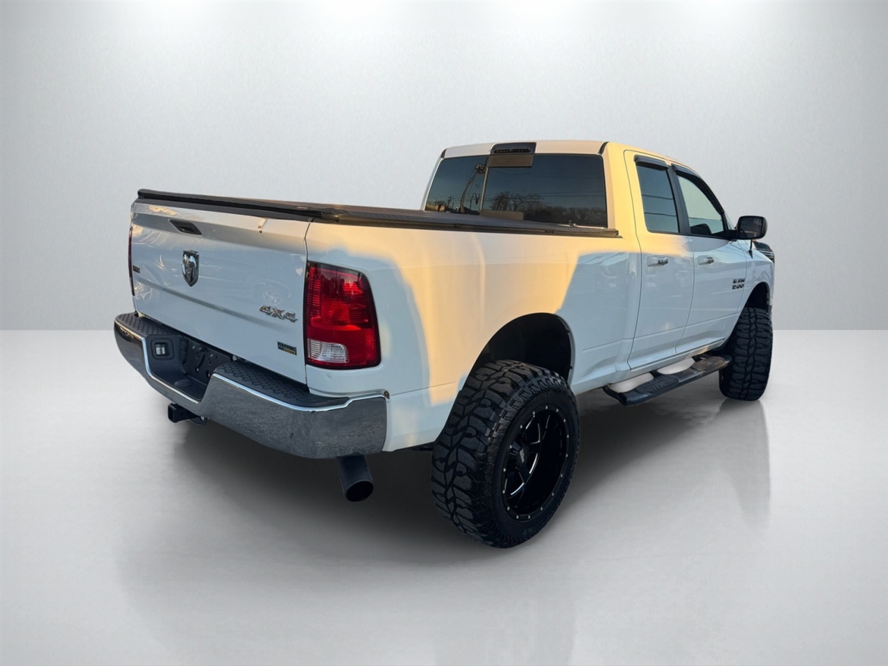 RAM 1500 SLT Quad Cab 4WD 2017