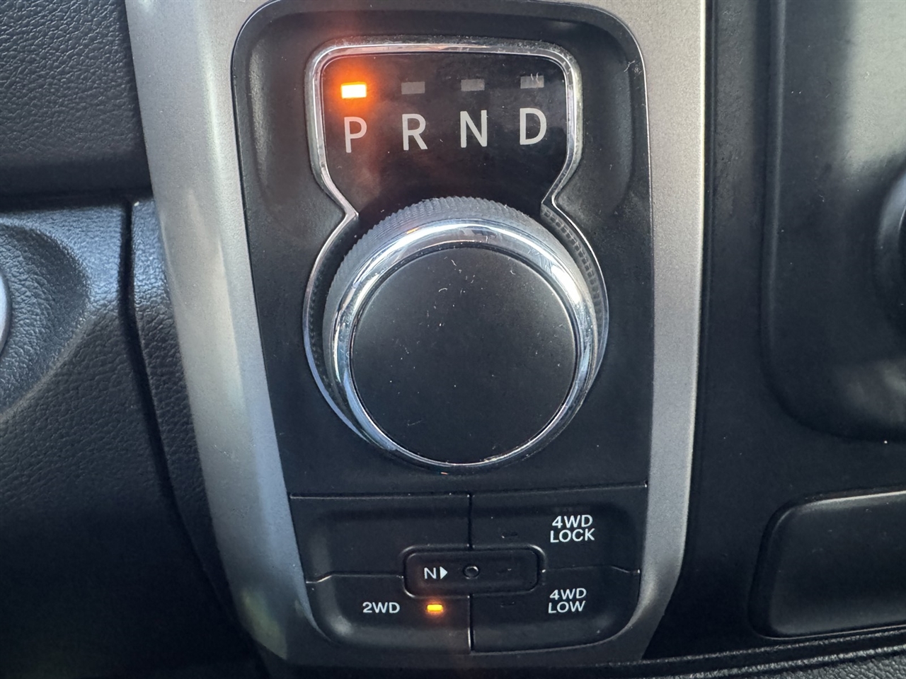 RAM 1500 SLT Quad Cab 4WD 2017