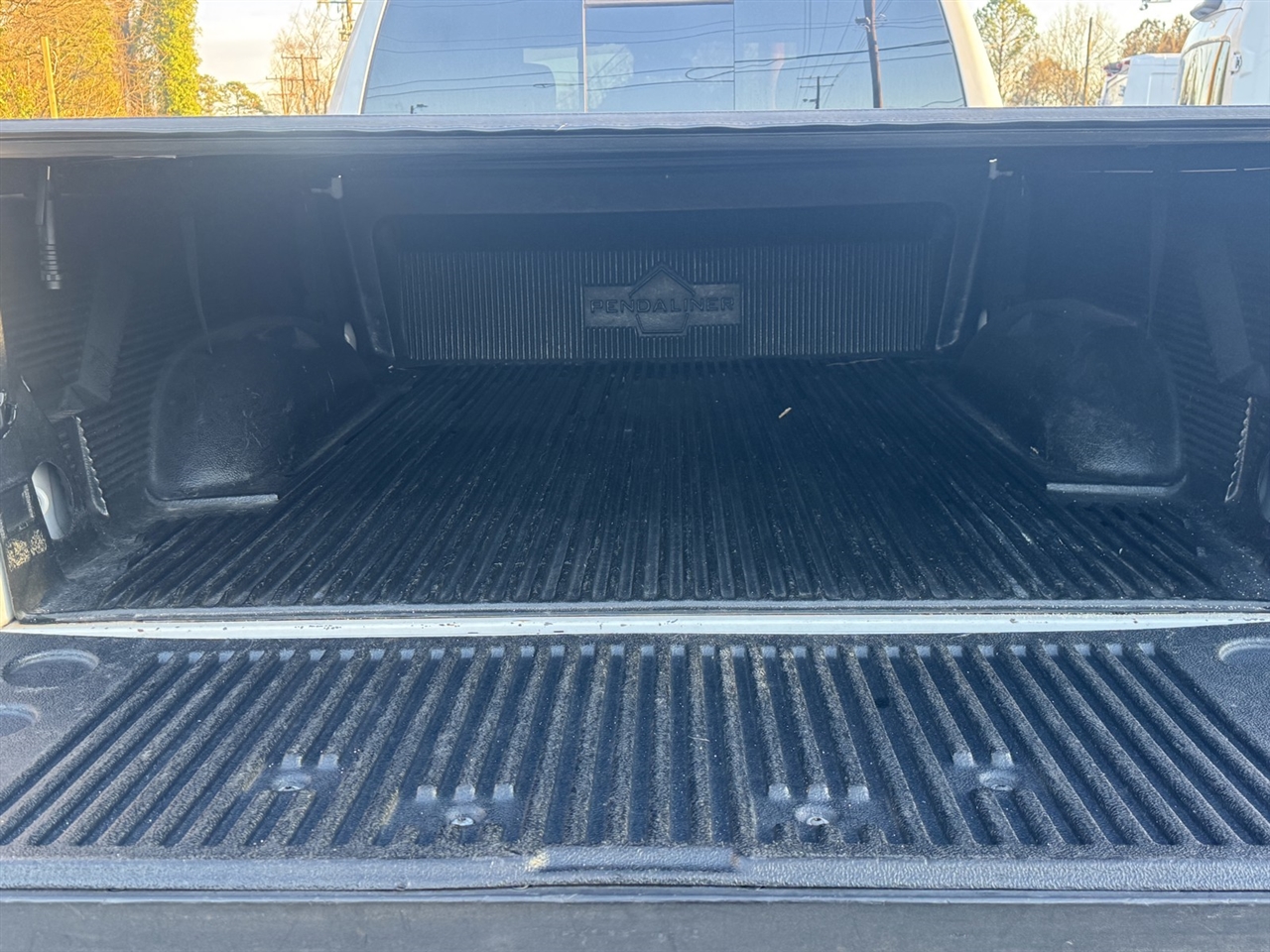 RAM 1500 SLT Quad Cab 4WD 2017