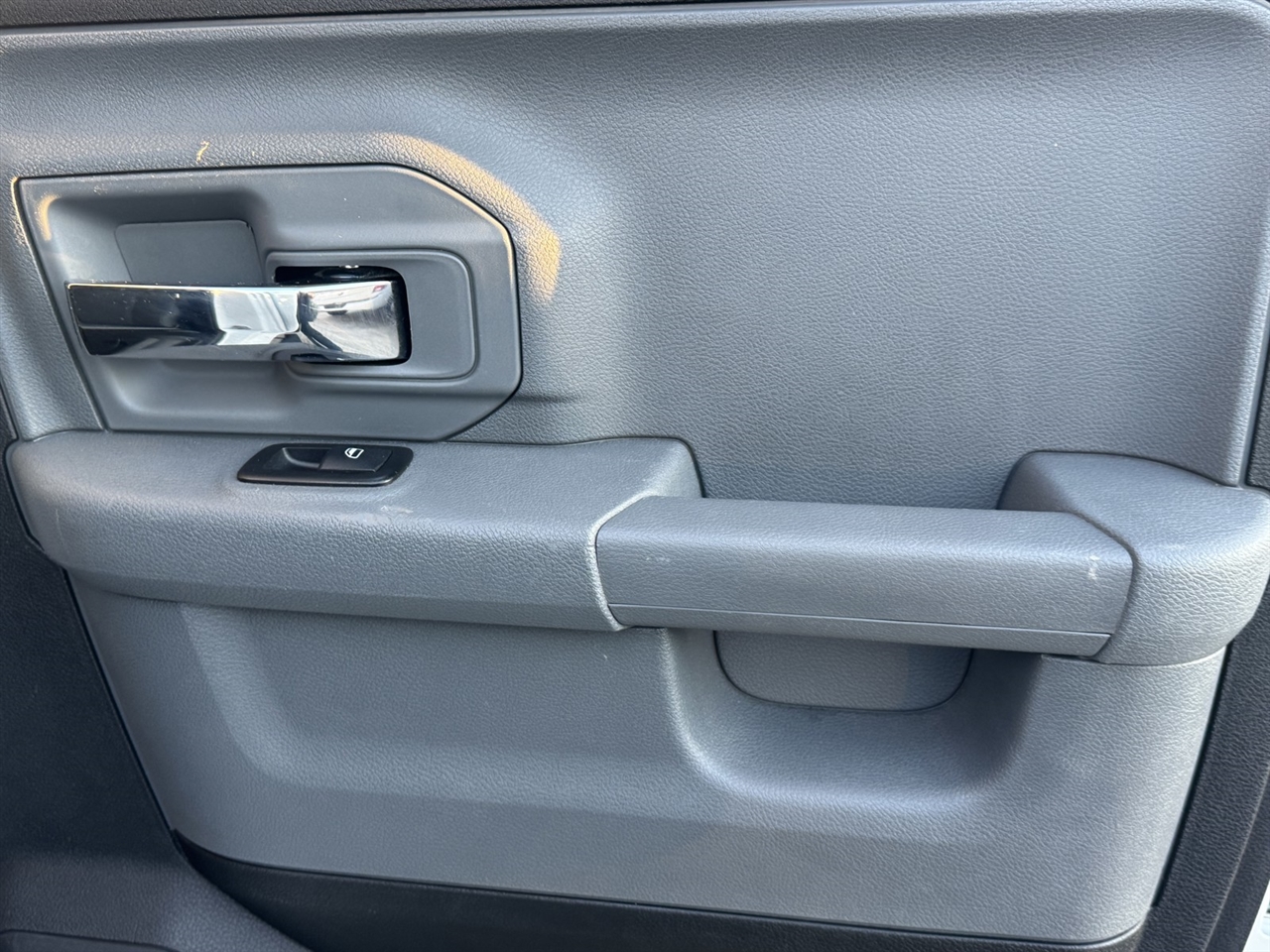 RAM 1500 SLT Quad Cab 4WD 2017