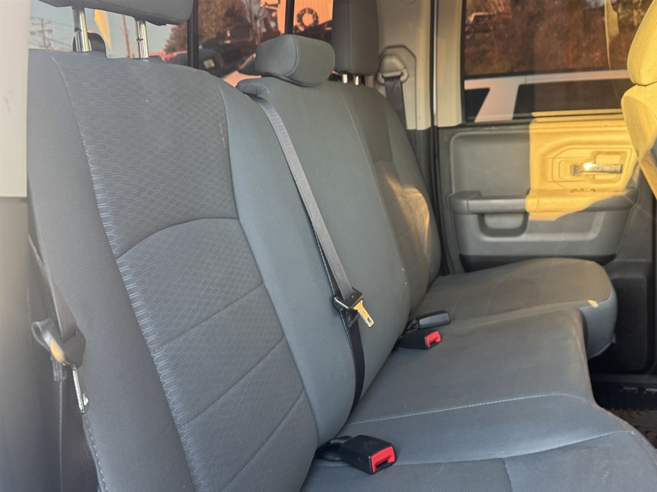 RAM 1500 SLT Quad Cab 4WD 2017