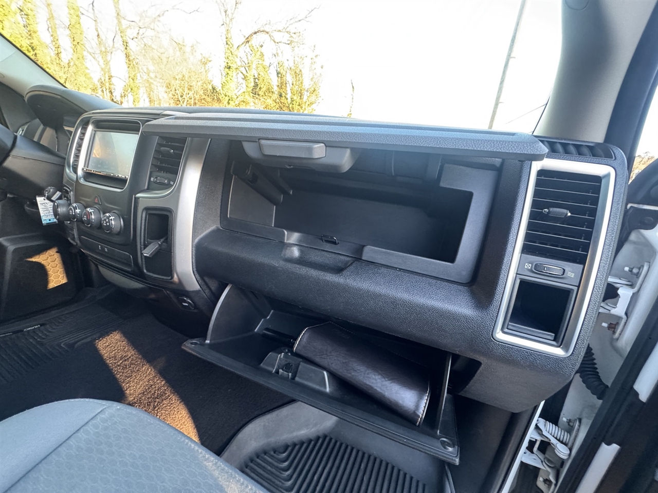 RAM 1500 SLT Quad Cab 4WD 2017